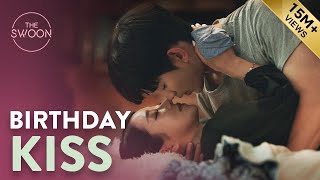 Kim Soohyun gives Seo Yeaji a birthday kiss  It’s Okay to Not Be Okay Ep 11 ENG SUB [upl. by Anhcar801]