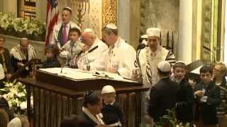 Yom Kippur Finale  Cantor Azi Schwartz at Park Avenue Synagogue 2014 [upl. by Ajnotal207]