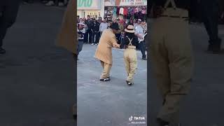 Pachucos bailando cumbia Bailes urbanos [upl. by Marl758]