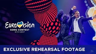 Francesco Gabbani  Occidentalis Karma Italy EXCLUSIVE Rehearsal footage [upl. by Daphene]