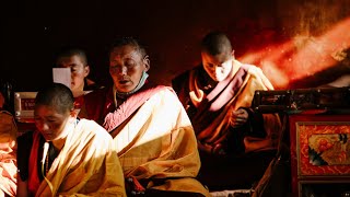 Deep Tibetan Aum Chanting  Meditation Focus Cleansing [upl. by Esorbma]