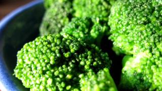 Broccoli kochen Basic Rezept Gemüse kochen einfachKochen mit Brokkoli [upl. by Timon508]