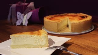 bester Käsekuchen  Sallys Classics  Sallys Welt [upl. by Lyrej937]