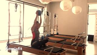 PILATES CON PELOTA PEQUEÑA [upl. by Evander]