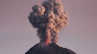 Espectacular explosión del Volcán de Fuego de Colima [upl. by Edgell]