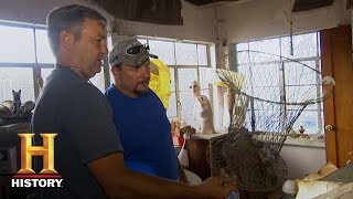 American Pickers Bonus  A Family That Picks Together Season 19  History [upl. by Rexana]