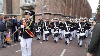 Oranje IJsselmuiden tijdens straatparade Koningsdag Kampen 2023 [upl. by Hilleary269]