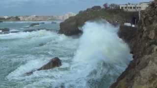 Grosses vagues au Rocher de la vierge à Biarritz  big waves [upl. by Squier]