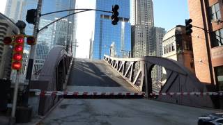 Raising bridge in Chicago [upl. by Kiel42]