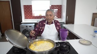 Making rich amp creamy deliciously decadent vermicelli Warm Indian dessert perfect for cold winters [upl. by Lupita]