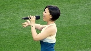 ALi 알리 Cho Yong Jin 조용진 Sings US Nat Anthem at Dodger Stadium 52714 Korean Night [upl. by Nadean166]