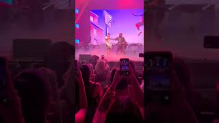 ¡Bad Bunny llega de sorpresa al concierto de Eladio Carrion [upl. by Elkraps]