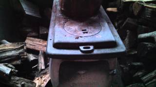 Harbor Freight Vogelzang BX26E Cast Iron Boxwood HeaterStove Overview item32058 [upl. by Scibert]