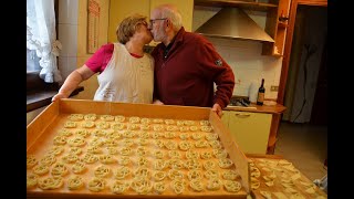 LE CARTELLATE PUGLIESI DOLCE TIPICO NATALIZIO  RICETTA DELLA Nonna Maria [upl. by Fergus]